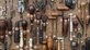 Handwerkszeug auf Holztisch/Foto:Devon Breen (Ausschnitt)