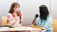 Foto: Sophia Merkel und Gabi Zachmann im Gespräch
